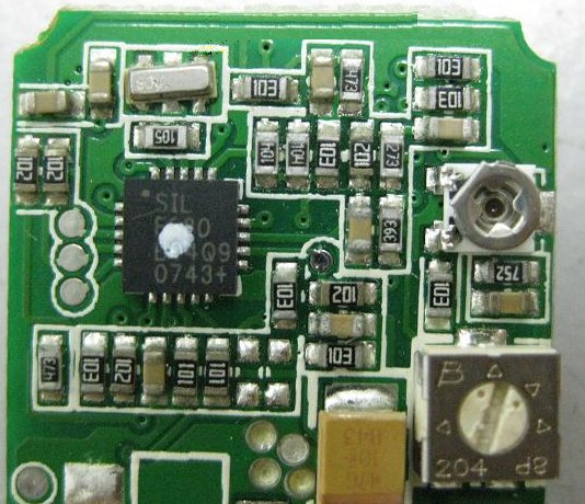 PCBA加工IC元件主要分為DIP及SMD兩大類(lèi)，DIP 插件的IC，SMD (Surface Mount Device) 表面貼裝元件。